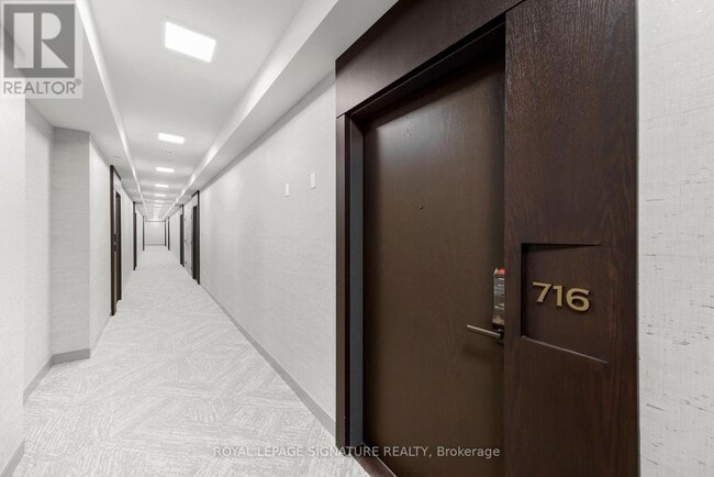 Building Photo - 412 Silver Maple Rd