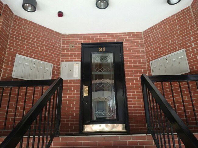 Foto del edificio - 21 Cleveland Pl