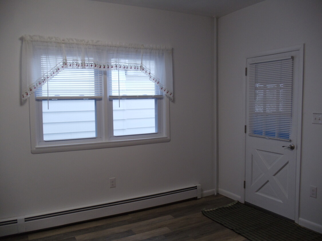 kitchen - 376 Miller St