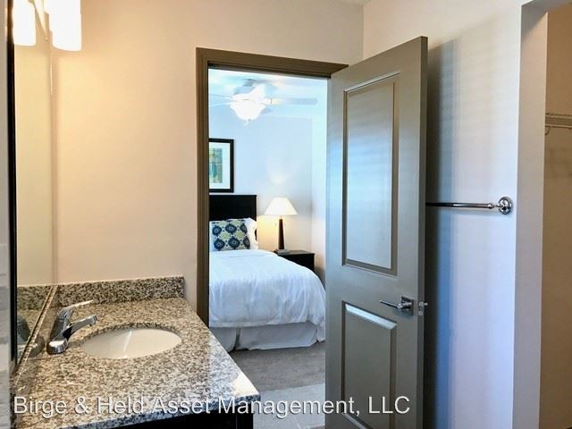 Foto del edificio - 6159 Winthrop Ave