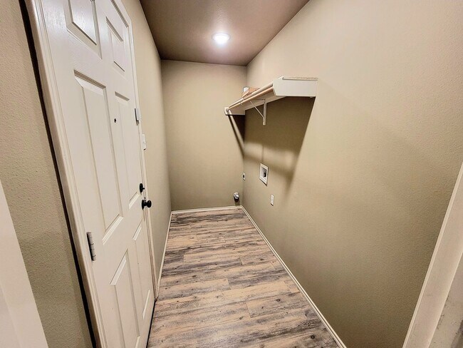 Foto del edificio - CUTE 3 Bedroom 2 Bath