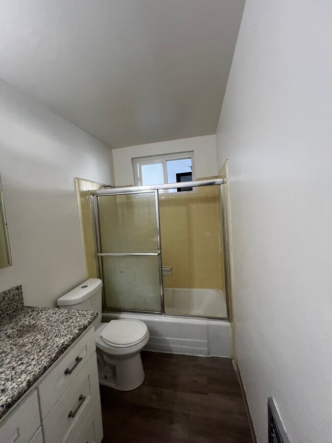 Building Photo - 3533 W 108th St