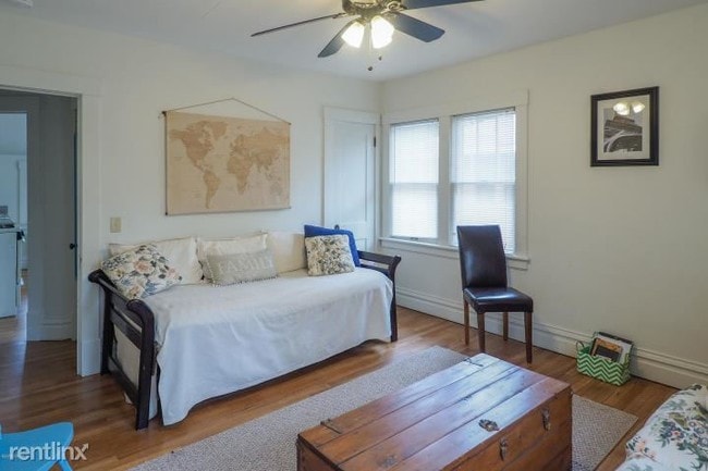 Building Photo - 1 br, 1 bath Duplex - 2324 Oakland Dr