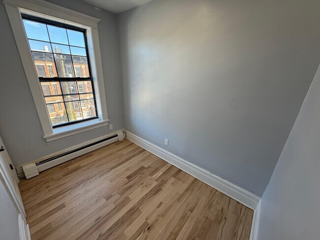 Foto del edificio - 89 Bostwick Ave