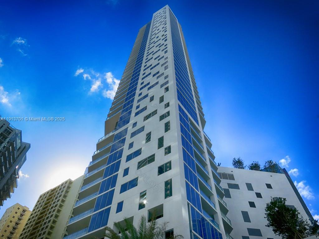Foto principal - 1300 Brickell Bay Dr
