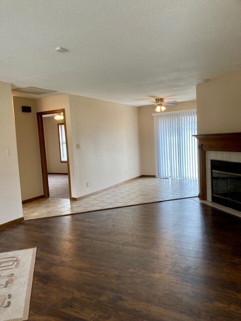 Foto del edificio - 185 Huntleigh Dr
