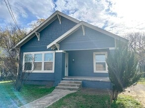 Building Photo - 22 5th Ave SW
