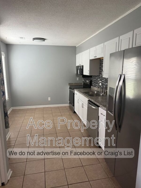 Foto del edificio - 5974 Brookcliff Rd