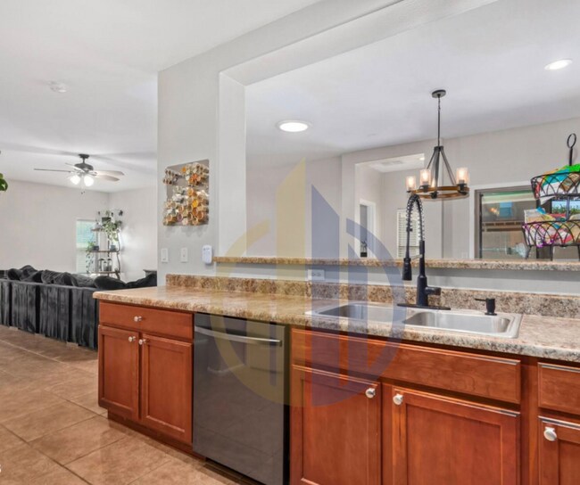 Foto del edificio - 697 W Oak Tree Ln