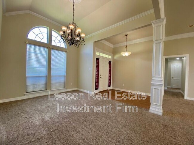 Building Photo - 2015 Regent Cir