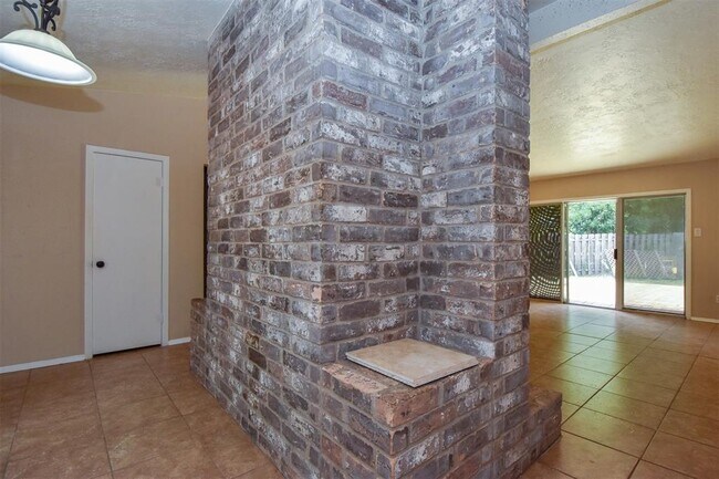 Foto del edificio - 8515 Riverside Walk Ln