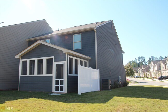 Foto del edificio - 3562 Village Enclave Ln
