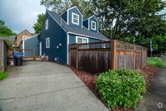 Building Photo - 401 W McLoughlin Blvd