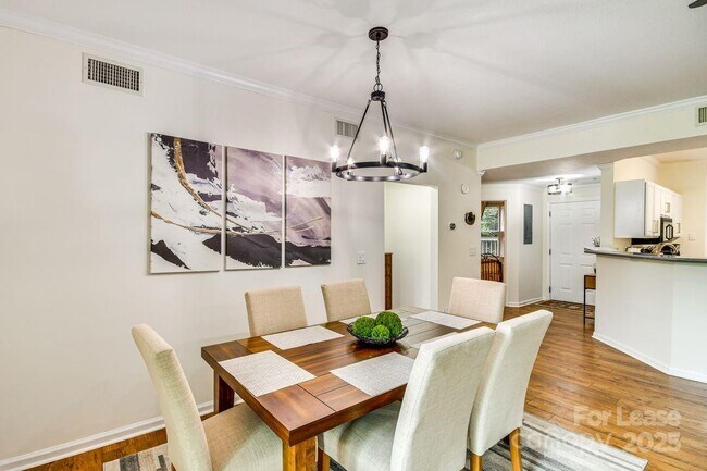 Foto del edificio - 220 Stoney Fls Lp