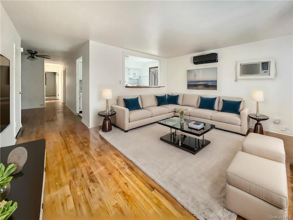 Foto principal - 5710 Mosholu Ave