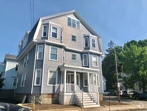 Building Photo - 16 Mason St