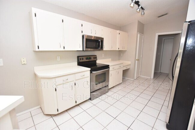 Building Photo - 5357 St Lucia Dr