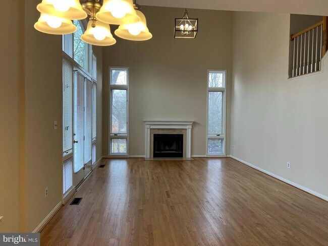 Building Photo - 9425 Spruce Tree Cir