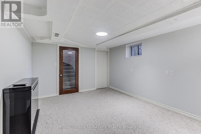 Building Photo - 81 Hopedale Ave