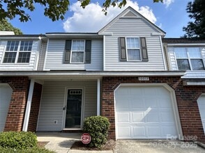 Building Photo - 10012 University Park Ln