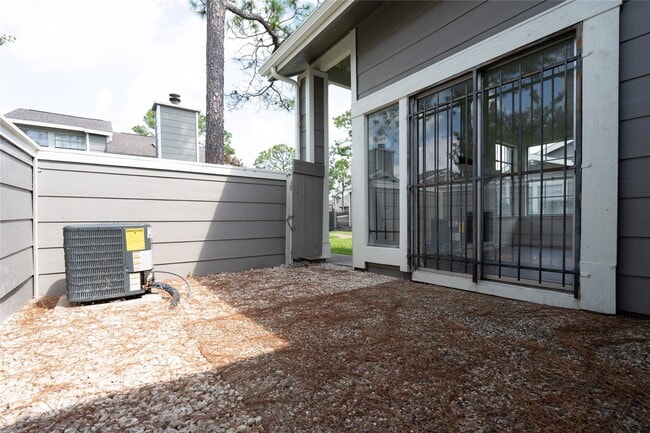 Building Photo - 6324 Shadow Tree Dr