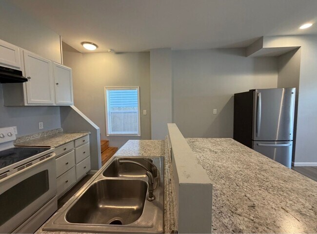 Foto del edificio - 1756-1756 S Delaware St