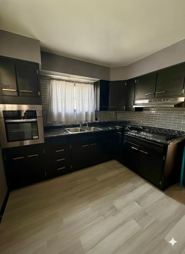 Foto del edificio - 778 Erickson Ave