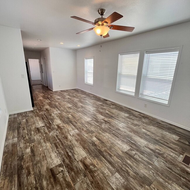 Building Photo - 4100 N Romero Rd