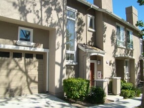 Building Photo - 3162 Regency Ave