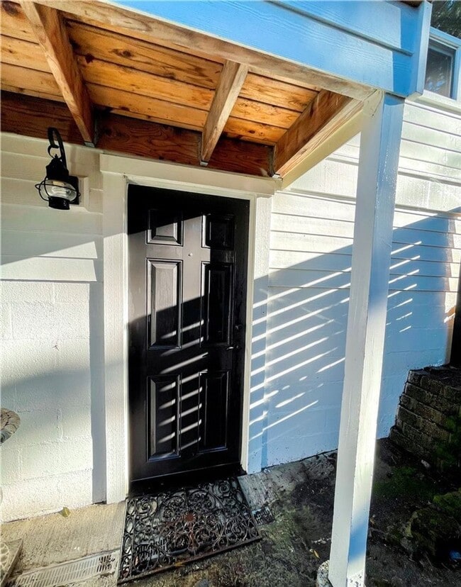 Building Photo - 1Bd/1Ba Kirkland Duplex