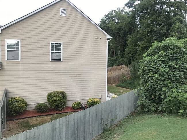 Foto del edificio - 5907 Buckner Creek Dr SE