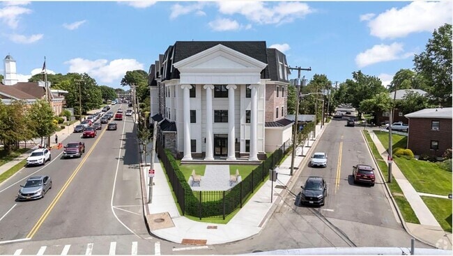 Building Photo - One Carnation