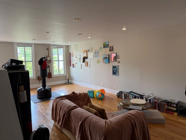 Photo - 1309 W Main St House