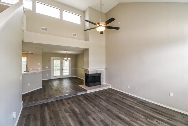 Foto del edificio - 2734 Sam Hardwick Blvd