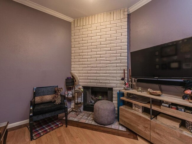 Building Photo - 1307 Kinney Ave
