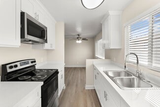 Building Photo - Melrose Manor Apartments - Riverside, CA