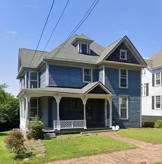 3 Bedroom || 1 Bathroom Upstairs Duplex Unit - 3 Bedroom || 1 Bathroom Upstairs Duplex Unit Apartment