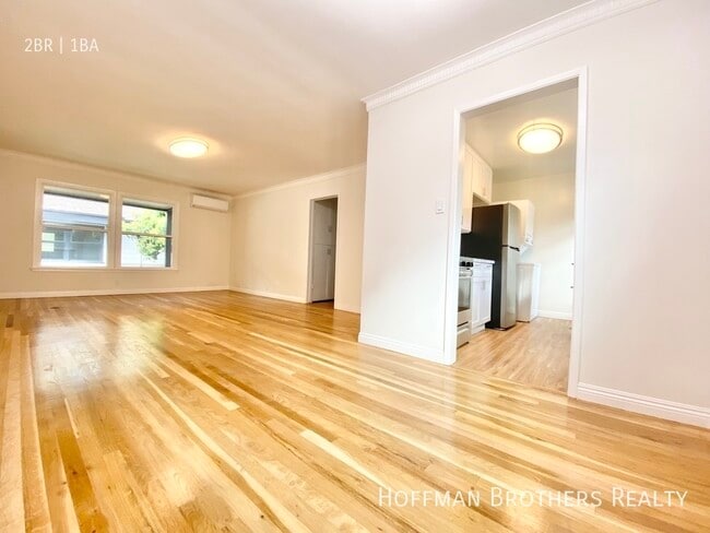 Building Photo - 15042 Dickens St Sherman Oaks, CA 91403