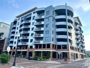 Building Photo - 1108 N Franklin St