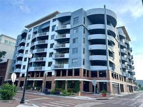Building Photo - 1108 N Franklin St