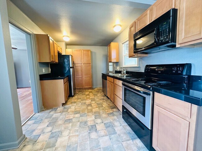 Building Photo - Cedar Hills 2 Bedroom Home!