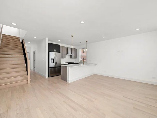 Photo - 2700 W Jackson Blvd Apartment