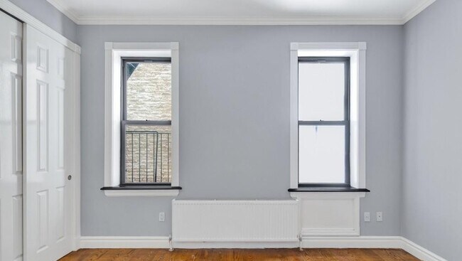 Foto del edificio - 345 E 5th St