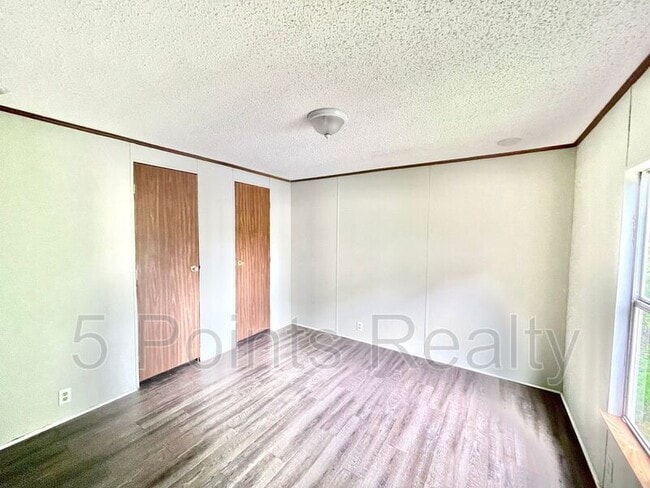 Building Photo - 3443 25
