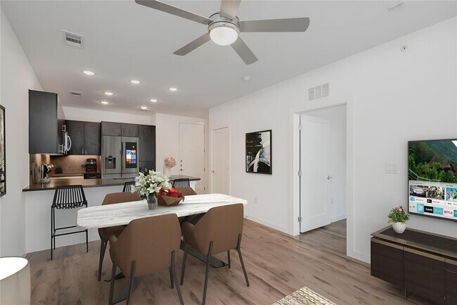 Foto del edificio - 4801 Springdale Rd