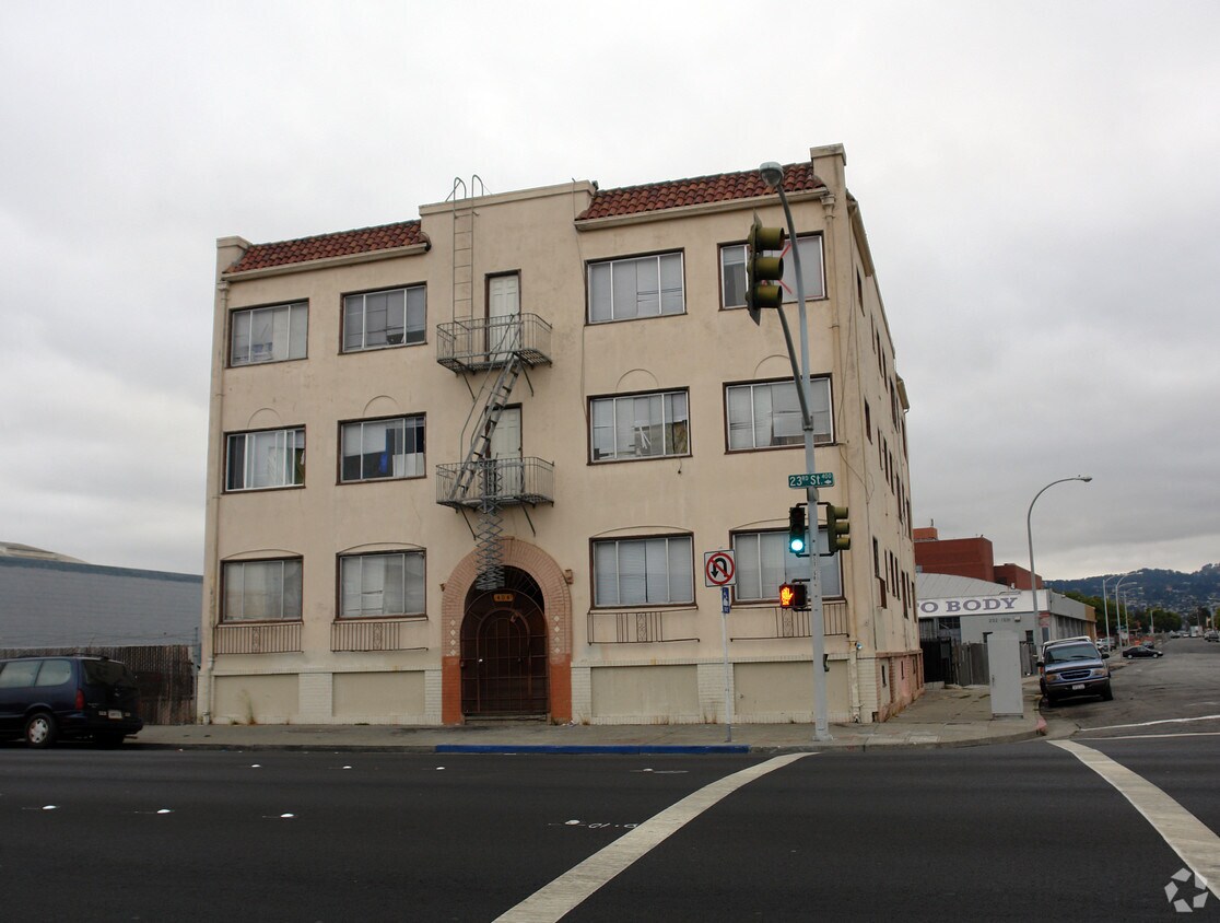 Primary Photo - 404 23rd St