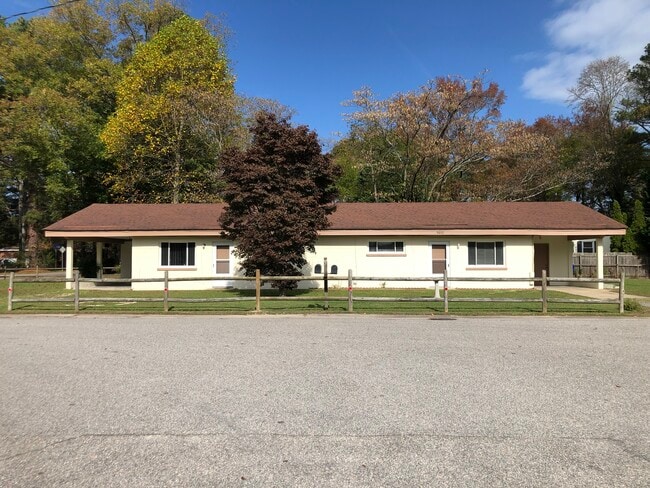Building Photo - 5602 Shorewood Ln