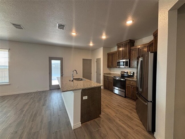 Building Photo - 725 Freedom Cir