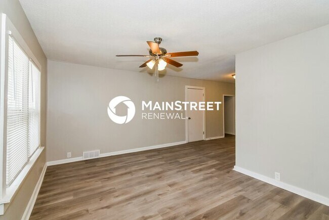 Foto del edificio - 4 Bedroom Pet-Friendly Home in Kansas City...