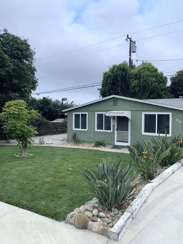 Primary Photo - 1+1 Craftsman Cottage above Ventura College